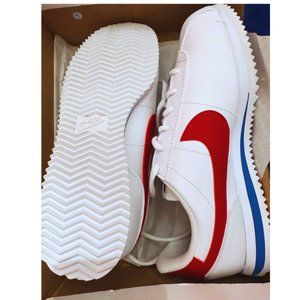 New Nike  Cortez Basic Size 7Y